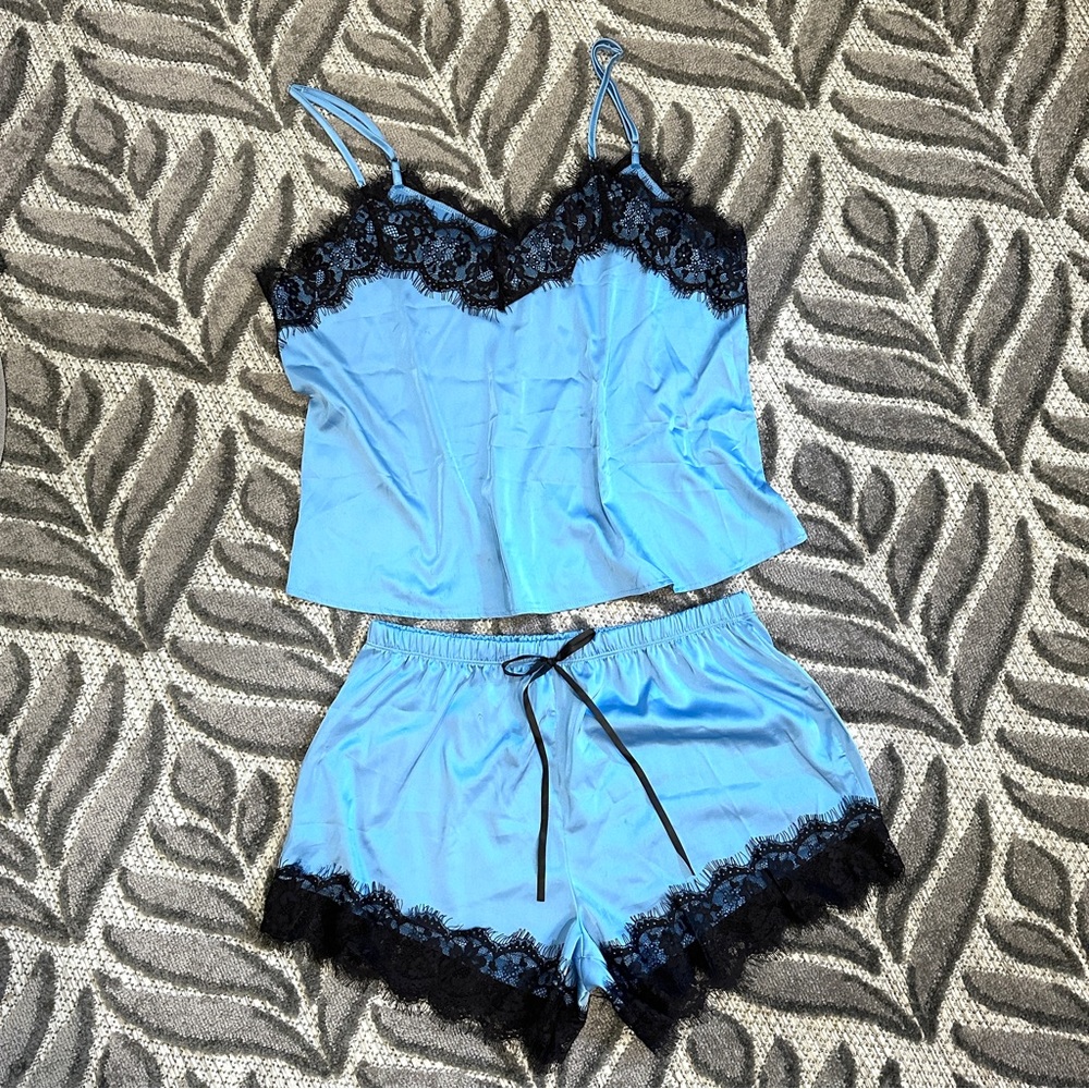 NWOT Silky Sleep Set - XL, Light Blue